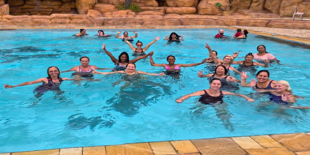 INTERCÂMBIO CULTURAL: BIRITIBA + SAUDÁVEL LEVA MULHERES AO VALE ENCANTADO PARA UM DIA DE LAZER