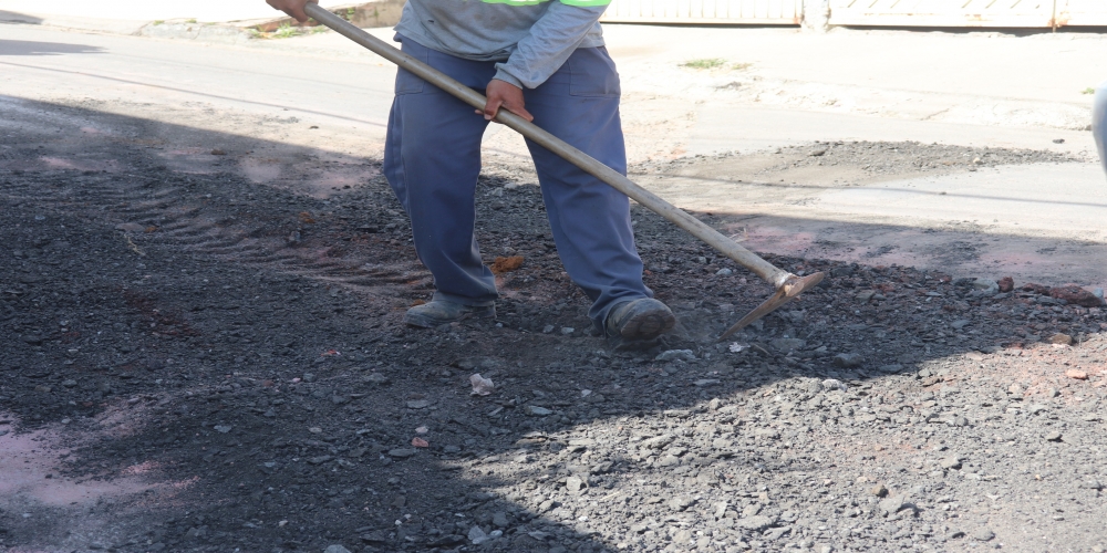 OPERAÇÃO TAPA-BURACO CHEGA AO JARDIM DOS EUCALIPTOS!